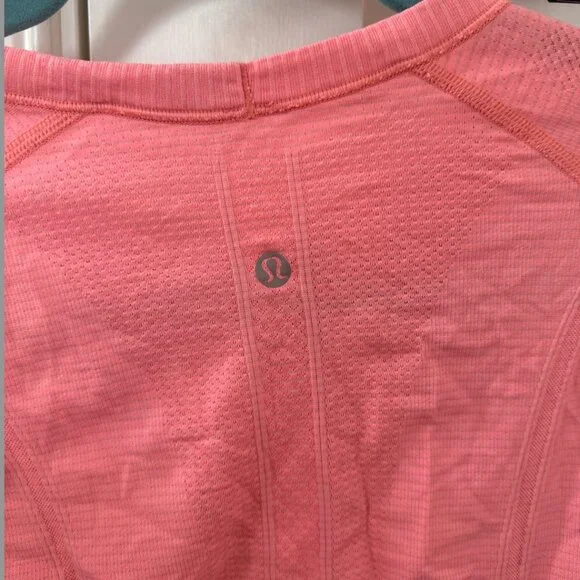 Lululemon Coral Pink Long Sleeve Top Size 4 Swiftly Style - Picture 3 of 3